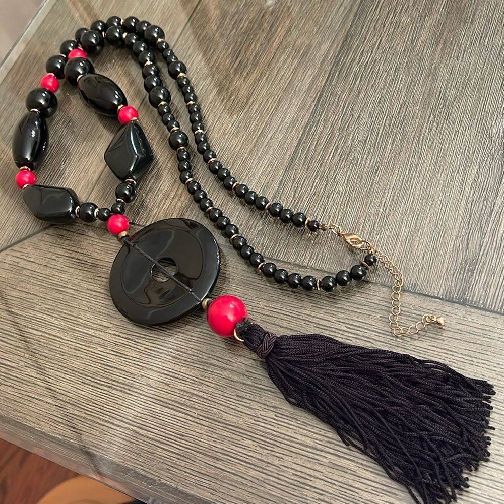 Vintage Style Asain Beaded Tassel Necklace Black & Red